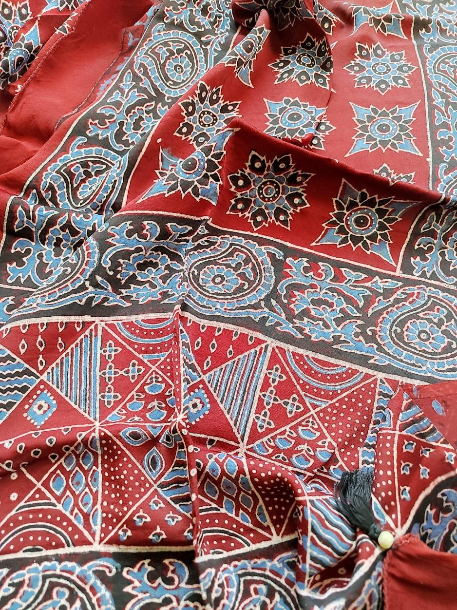 Modal Stoles in Pure Ajrakh