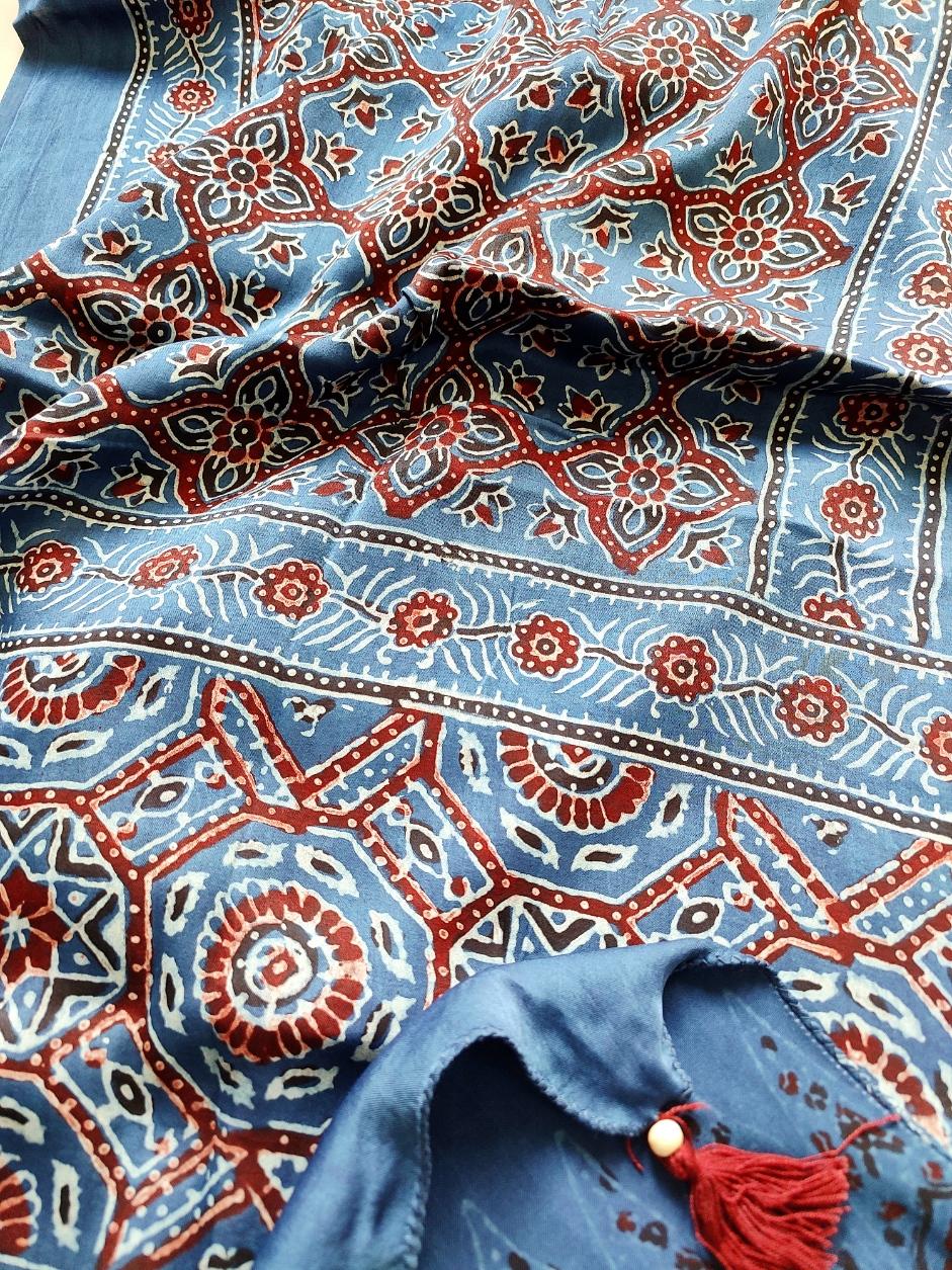 Modal Stoles in Pure Ajrakh